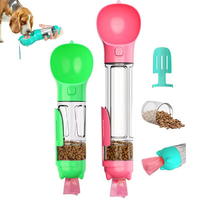 Un buon prezzo. Dispenser di acqua per animali da compagnia portatile a prova di perdite 4 in 1 con porta sacchetto contenitore di cibo in linea