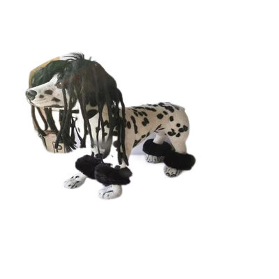 Un buon prezzo. Colori vivaci Perrucche sintetiche giocose per animali da compagnia Materiale regolabile per cani e gatti in linea